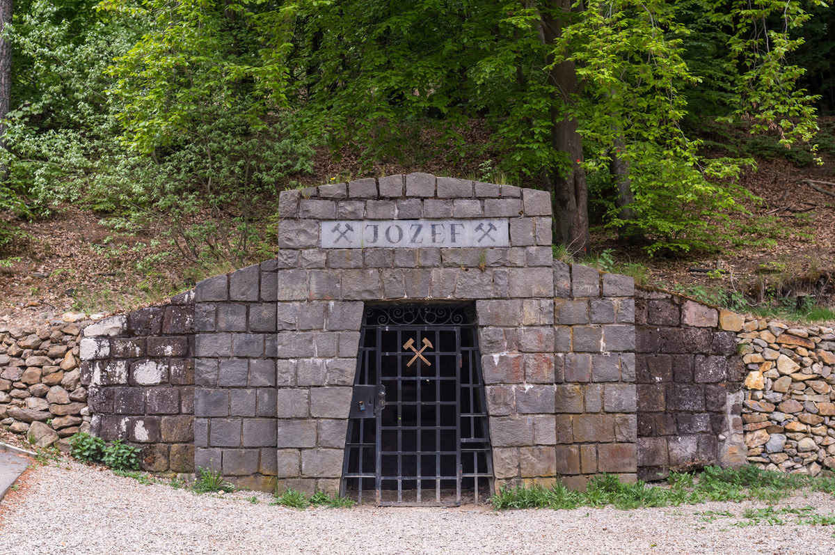 Entrance to the Jozef tunnel